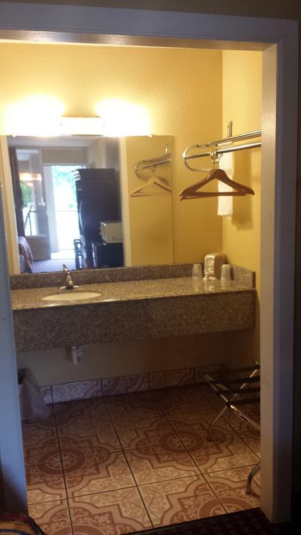 Sunbelt Lodge Motel Abbeville Εξωτερικό φωτογραφία